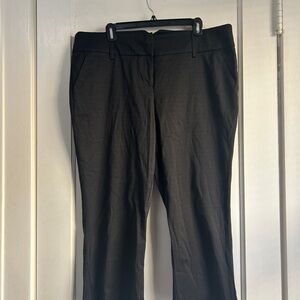 NWT!! Maurices Textured Black Smart Capr Pants - Size 15/16